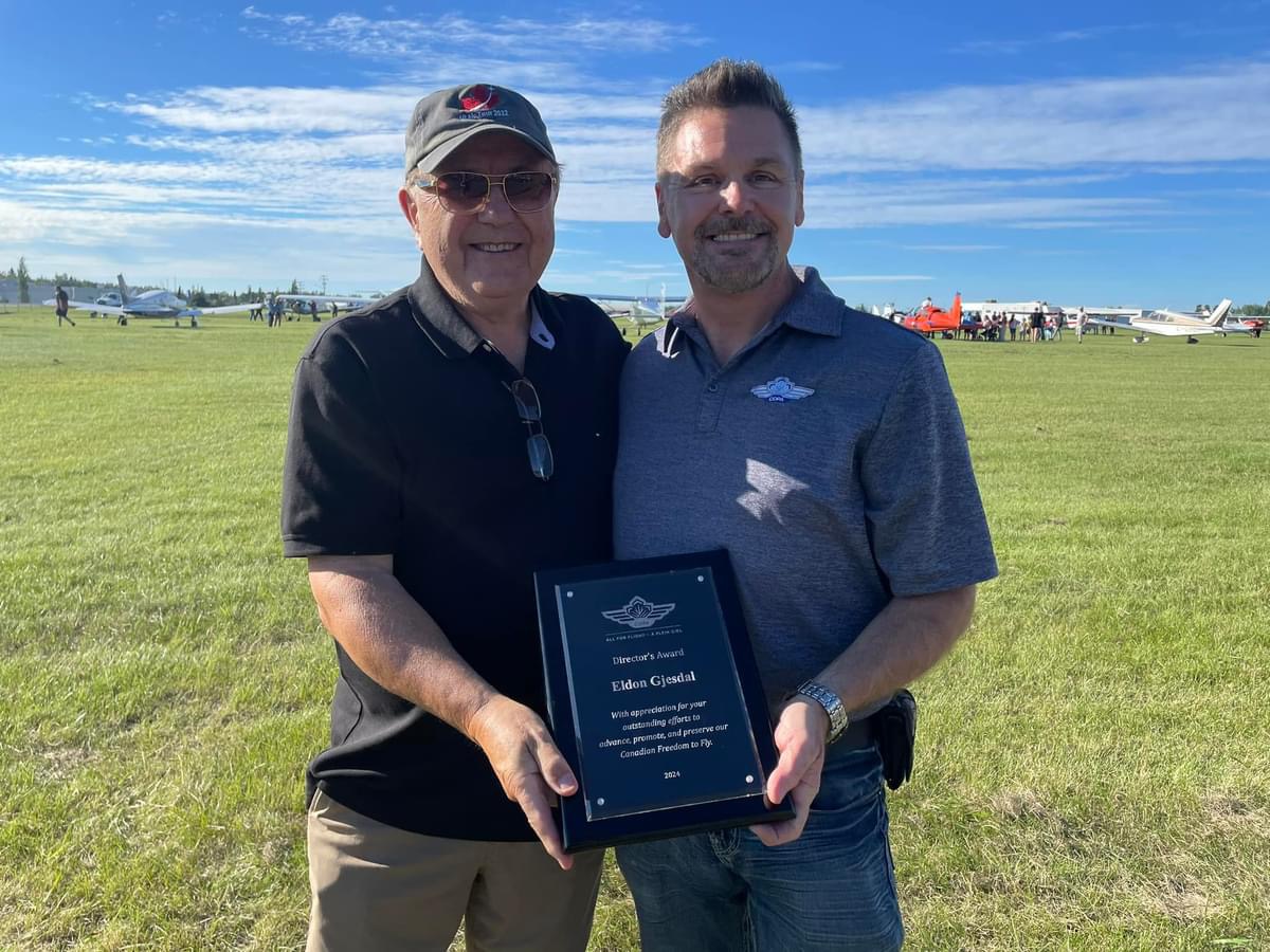 Eldon Gjesdal (left), recipient of the COPA Directors' Award.